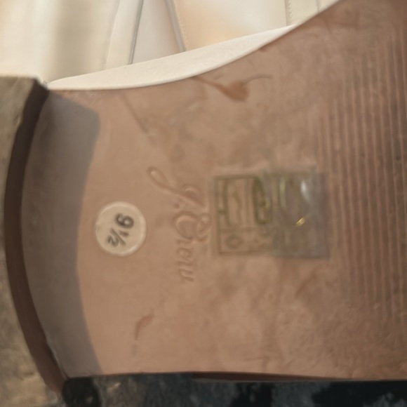 Cream leather boots - Picture 2 of 5